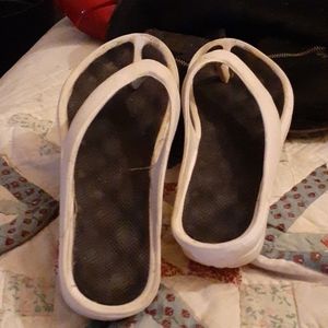 Woman"s White Rubber Flip Flops,Size 6.5